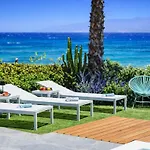 Black Pearl - Sea Front Villa *