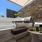 Black Pearl - Sea Front Villa Ambelász