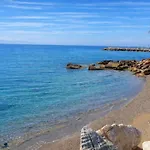 Black Pearl - Sea Front Villa