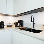 Black Pearl - Sea Front Villa *