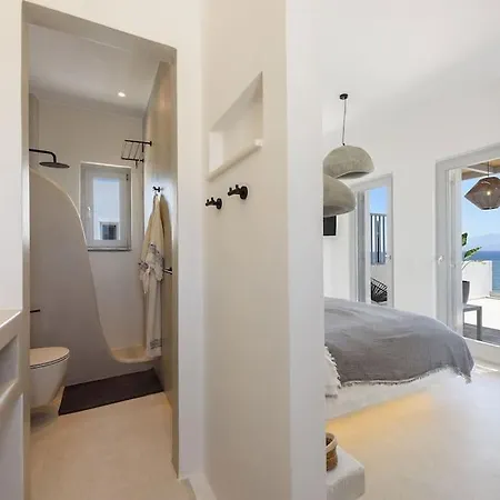 Black Pearl - Sea Front Villa