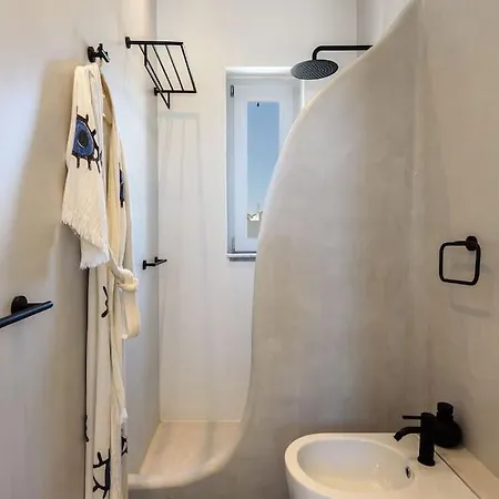 Villa Black Pearl - Sea Front Ampelas