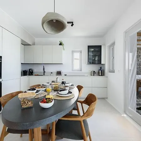 Black Pearl - Sea Front Ampelas