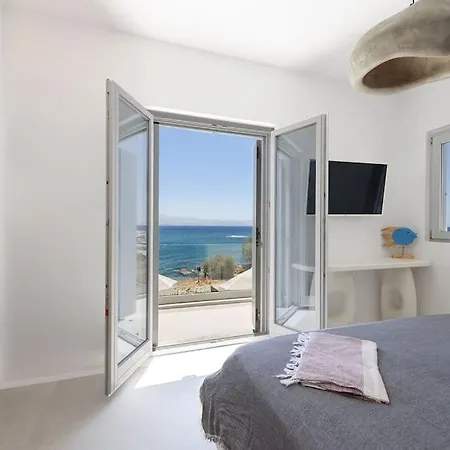 Black Pearl - Sea Front Villa