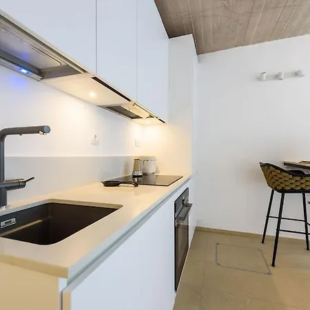 Black Pearl - Sea Front *