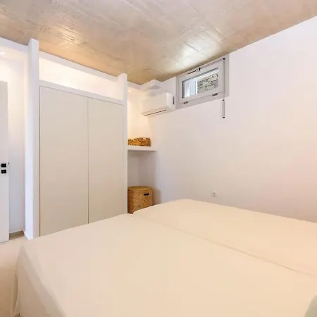 Black Pearl - Sea Front