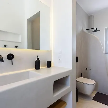 Black Pearl - Sea Front Villa Ampelas