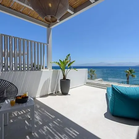 Black Pearl - Sea Front Villa