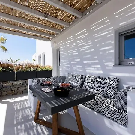 Black Pearl - Sea Front Villa *