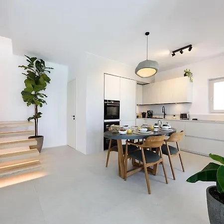 Black Pearl - Sea Front Ampelas