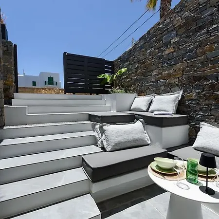 Black Pearl - Sea Front Villa