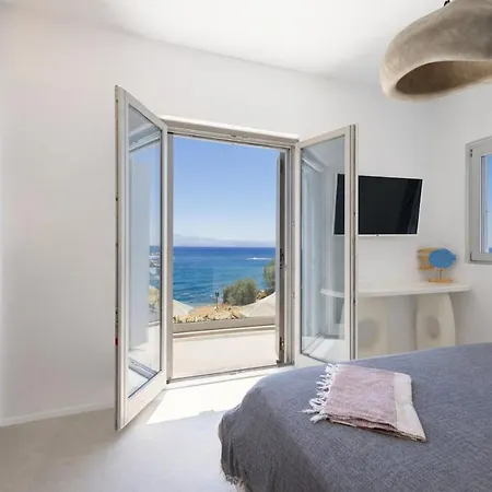 Black Pearl - Sea Front