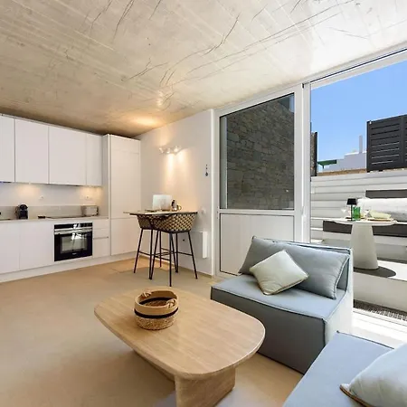 Black Pearl - Sea Front Villa