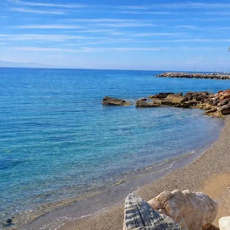 Black Pearl - Sea Front Villa