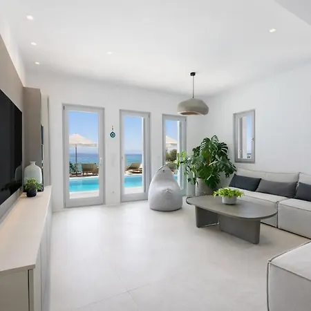 Black Pearl - Sea Front Villa *