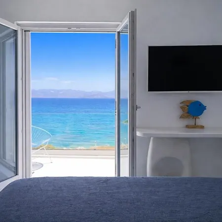 Black Pearl - Sea Front Villa *