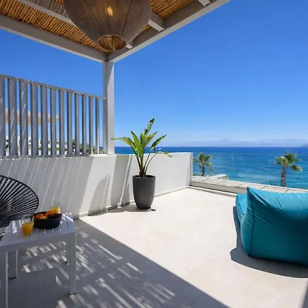 Black Pearl - Sea Front Villa *