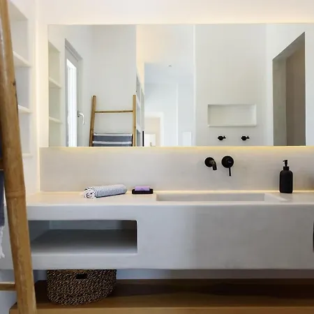 Black Pearl - Sea Front