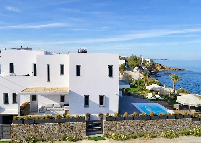 Black Pearl - Sea Front Villa Ambelas