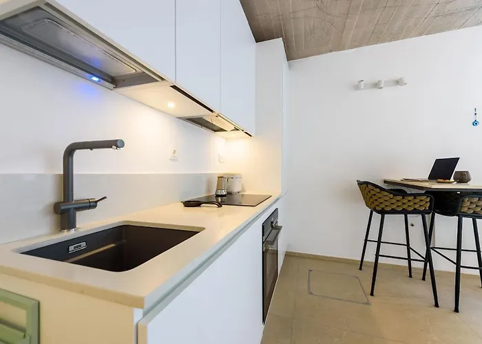 Villa Black Pearl - Sea Front *