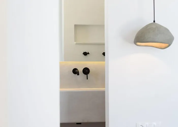 Black Pearl - Sea Front Villa Ambelas